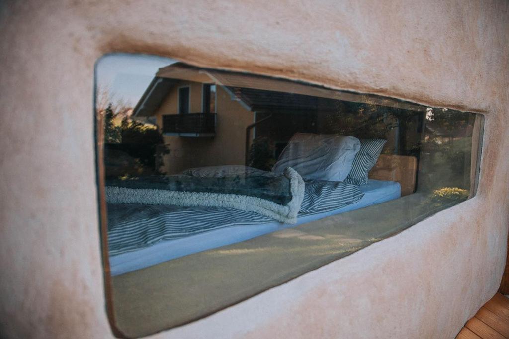 Sleeping With Bees - Tourist Farm Muha Apartment Grosuplje Exterior photo