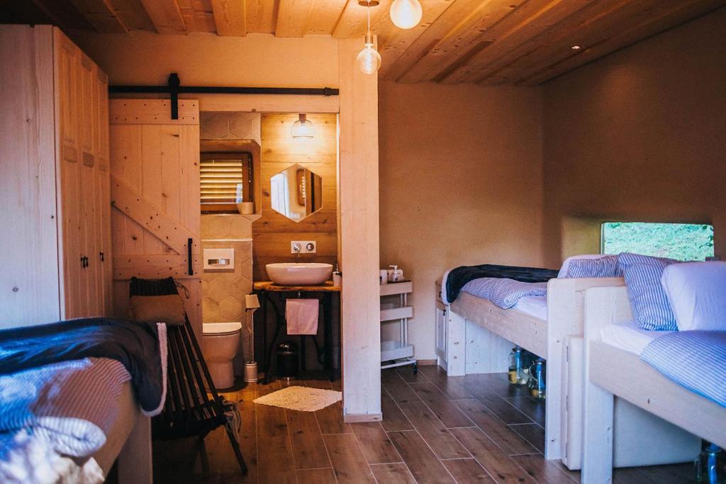 Sleeping With Bees - Tourist Farm Muha Apartment Grosuplje Exterior photo