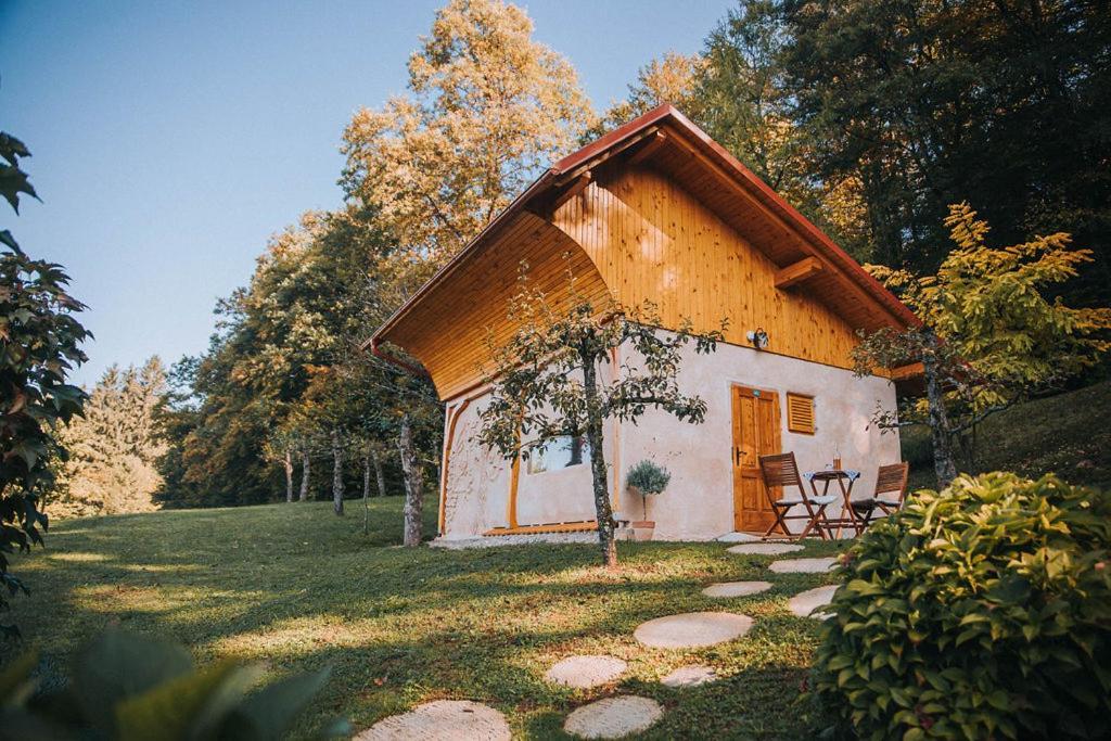Sleeping With Bees - Tourist Farm Muha Apartment Grosuplje Exterior photo